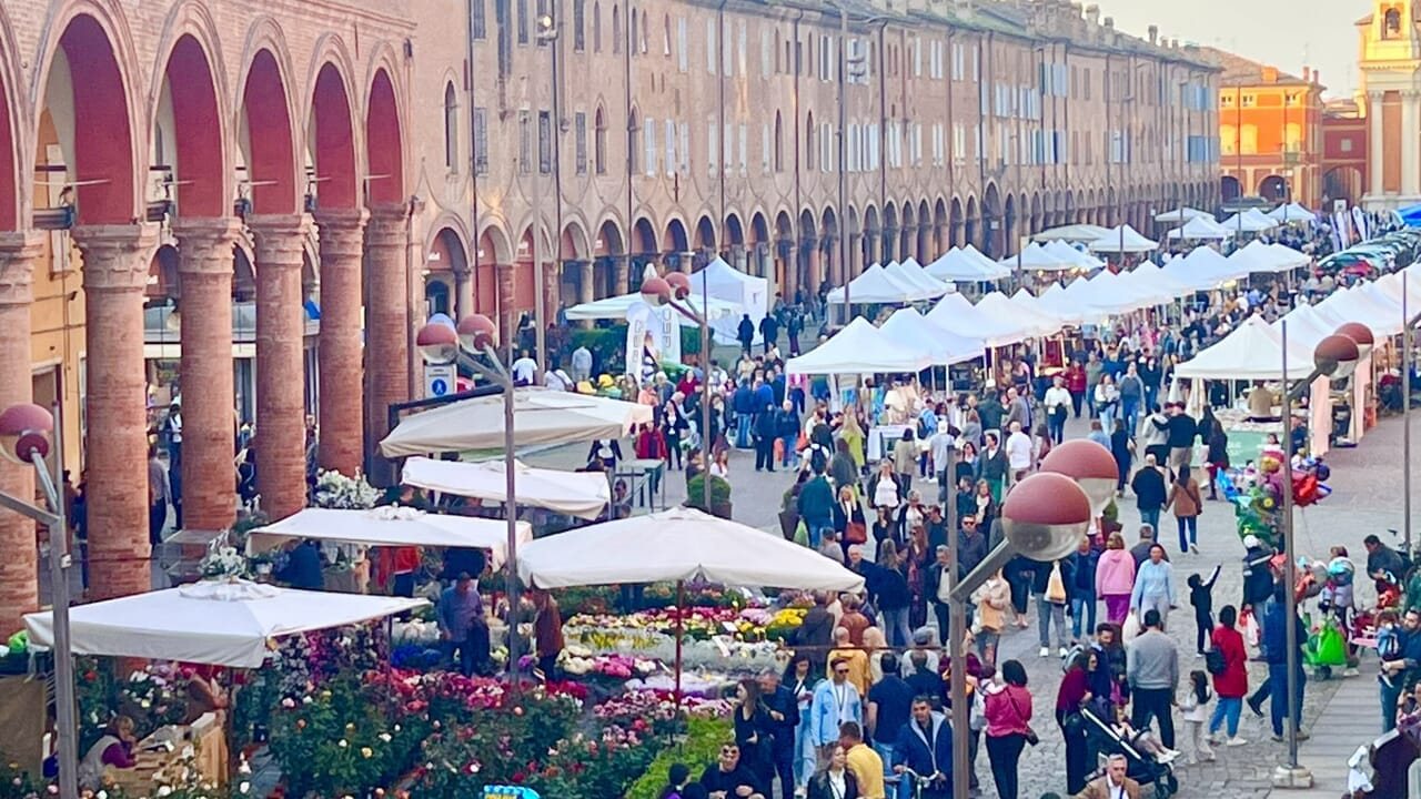 Fiera nel centro storico di Modena